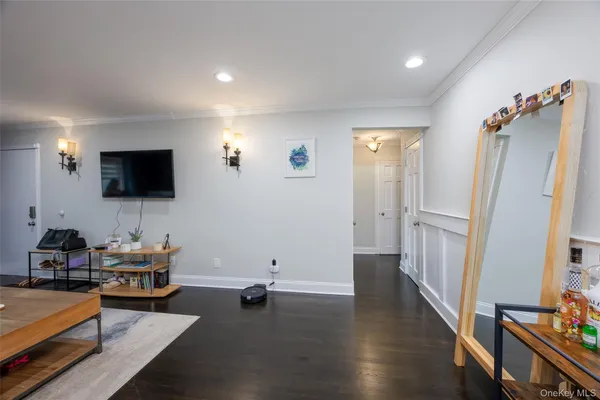 $3,100 | 40 West 4th Street, Unit 7, Patchogue, NY 11772