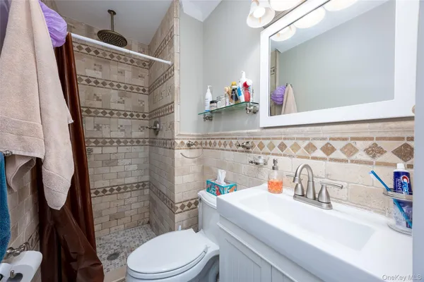 $3,100 | 40 West 4th Street, Unit 7, Patchogue, NY 11772