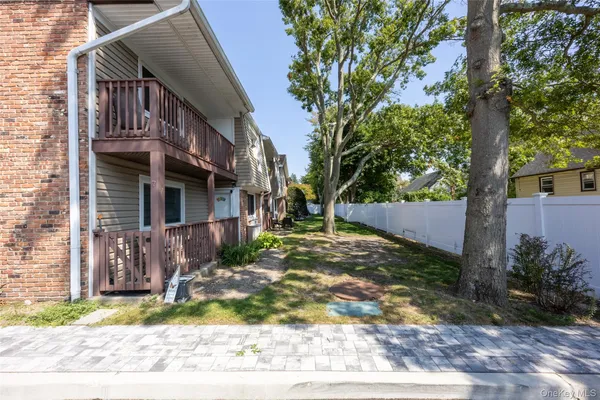$3,100 | 40 West 4th Street, Unit 7, Patchogue, NY 11772