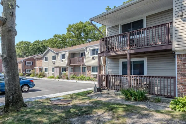 $3,100 | 40 West 4th Street, Unit 7, Patchogue, NY 11772
