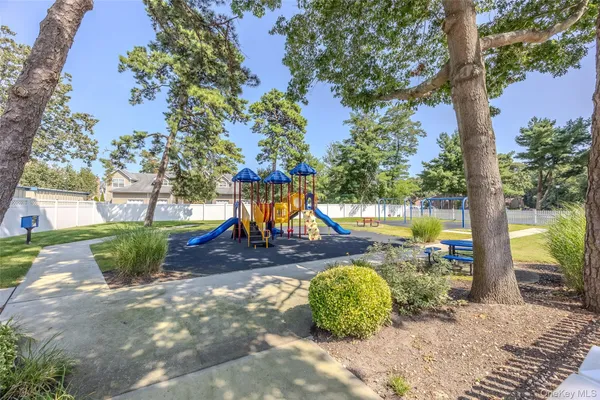 $3,100 | 40 West 4th Street, Unit 7, Patchogue, NY 11772