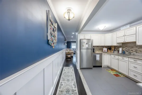 $3,100 | 40 West 4th Street, Unit 7, Patchogue, NY 11772