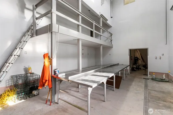 a view of walk in closet