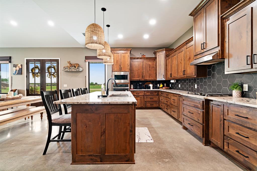 815 County Road Paris, TX 75462 - Photo 7 of 24