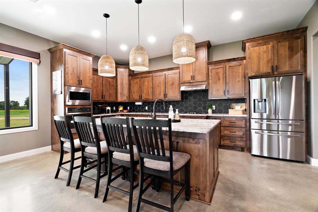 815 County Road Paris, TX 75462 - Photo 8 of 24