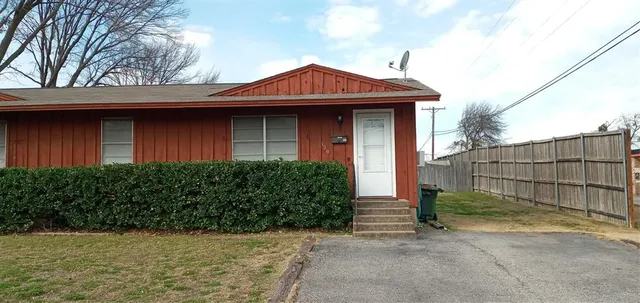 $1,100 | 120 North Dove Road, Grapevine, TX 76051