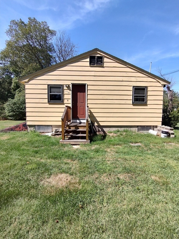 5 New Carver Street Raynham, MA 02767 - Photo 3 of 28