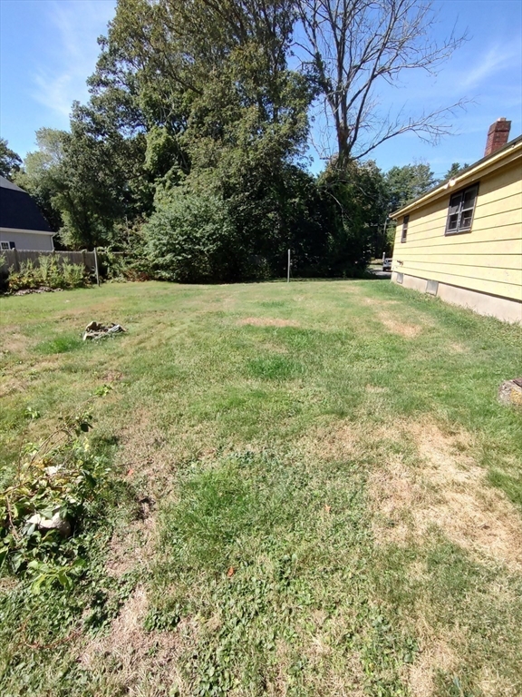 5 New Carver Street Raynham, MA 02767 - Photo 4 of 28