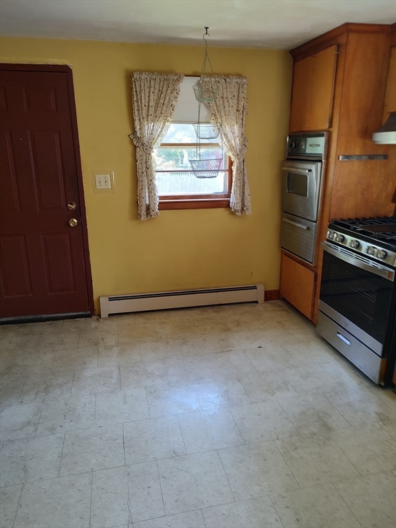 5 New Carver Street Raynham, MA 02767 - Photo 9 of 28
