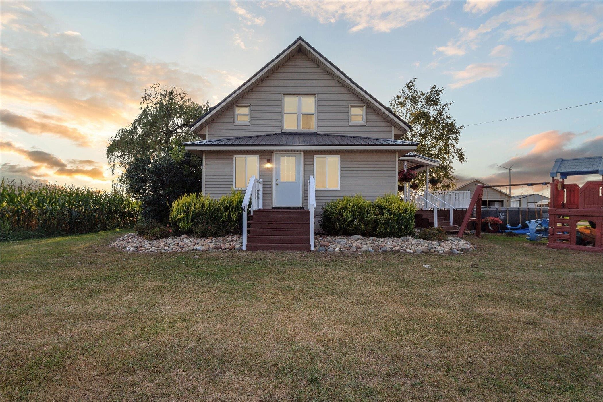 10433 North Ransom Road Breckenridge, MI 48615 - Photo 1 of 56