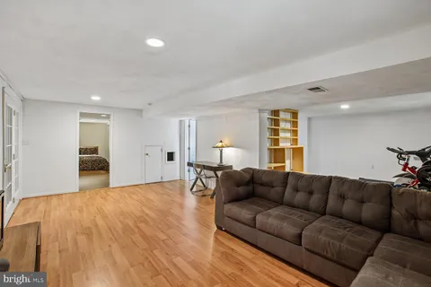 $1,250,000 | 11303 Hounds Way, North Bethesda, MD 20852