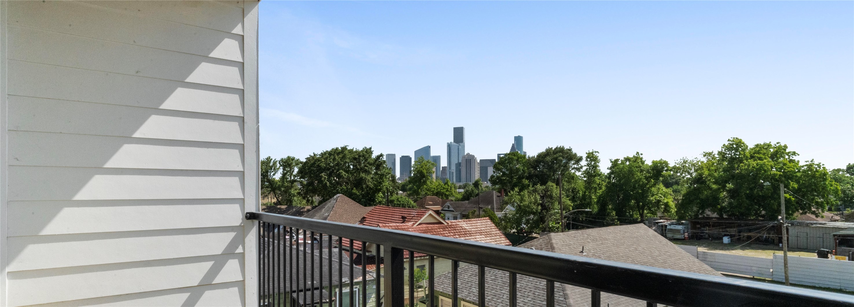 1122 Hogan Street Houston, TX 77009 - Photo 25 of 32 a view of a balcony with outdoor space