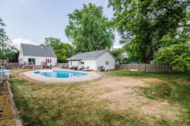 $250,000 | 404 East South Street, Peotone, IL 60468