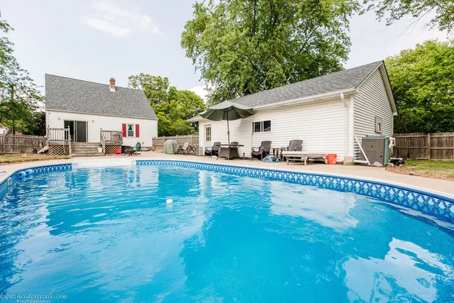 $250,000 | 404 East South Street, Peotone, IL 60468