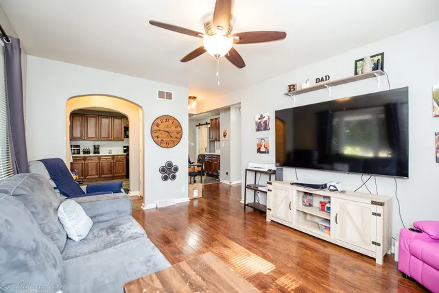 $250,000 | 404 East South Street, Peotone, IL 60468