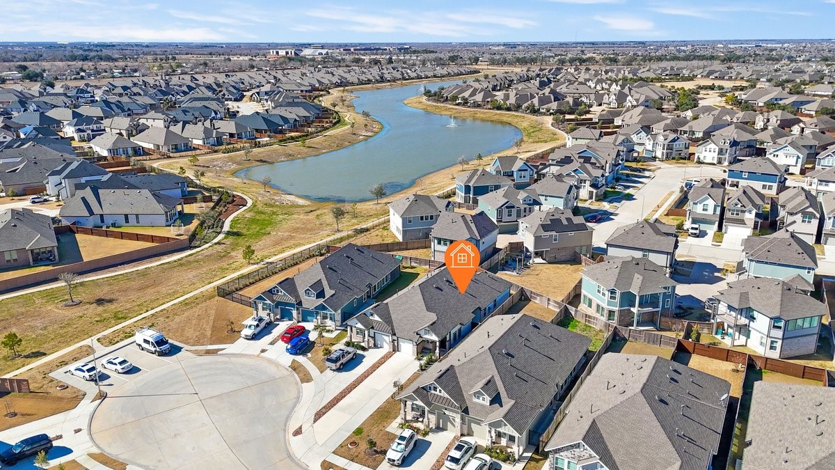 10122 Crescendo Way Manvel, TX 77578 - Photo 21 of 24 Aerial view. Note the long driveway and the public parking spots in the cul-de-sac.
