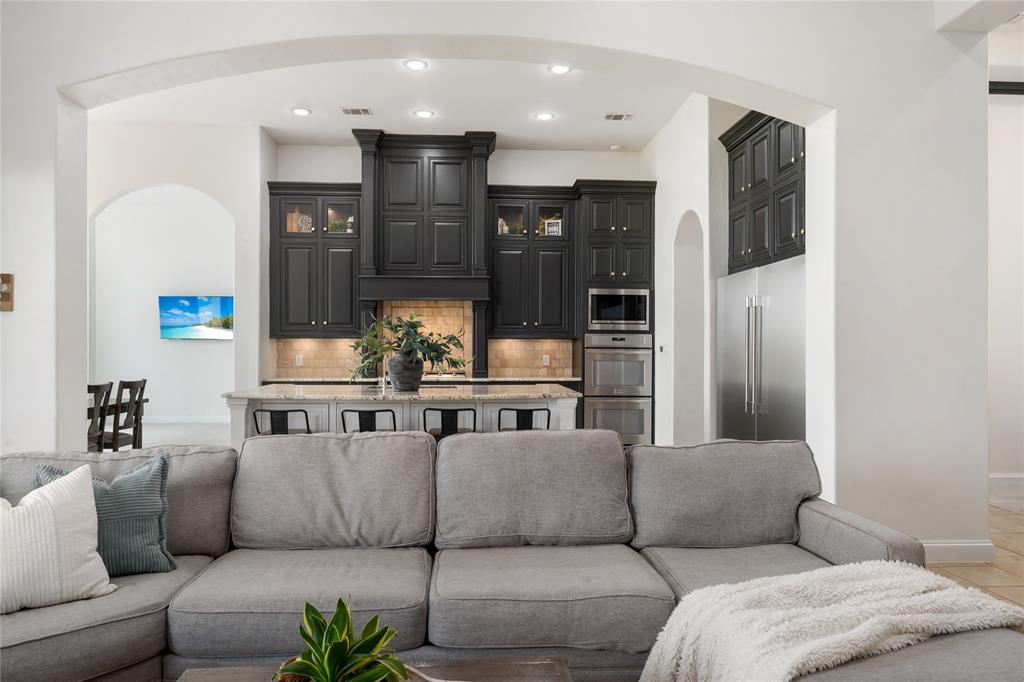 2023 Twin Creeks Circle Pilot Point, TX 76258 - Photo 13 of 40