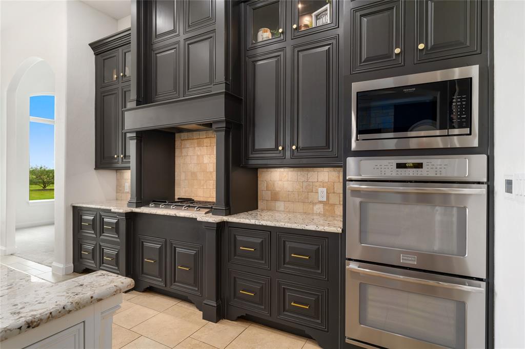 2023 Twin Creeks Circle Pilot Point, TX 76258 - Photo 14 of 40