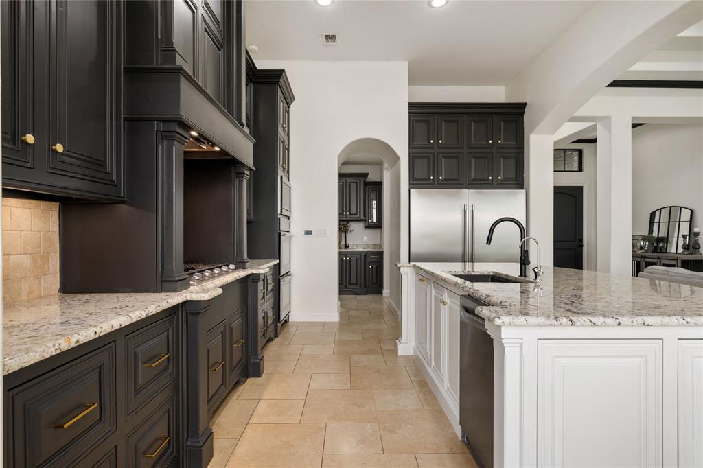 2023 Twin Creeks Circle Pilot Point, TX 76258 - Photo 16 of 40