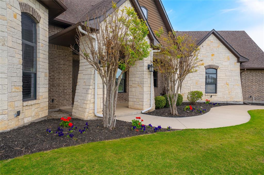 2023 Twin Creeks Circle Pilot Point, TX 76258 - Photo 4 of 40