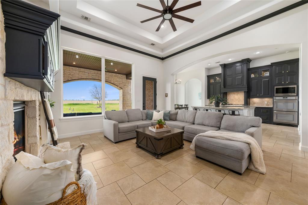 2023 Twin Creeks Circle Pilot Point, TX 76258 - Photo 10 of 40