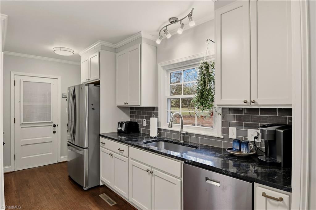 849 Chester Road Winston-Salem, NC 27104 - Photo 12 of 34 Gallery Image 12