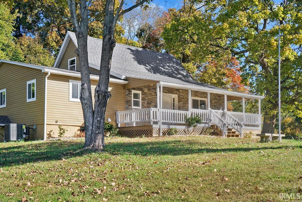 558 Pinewood Drive Bedford, IN 47421 - Photo 2 of 34
