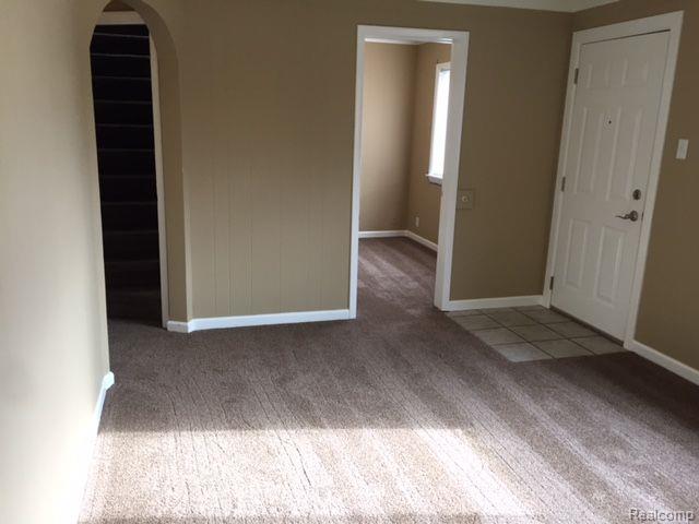 18623 Martin Road Roseville, MI 48066 - Photo 4 of 15 Gallery Image 4