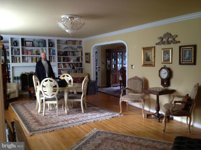 7528 Greenfield Road Annandale, VA 22003 - Photo 3 of 4 Living Room