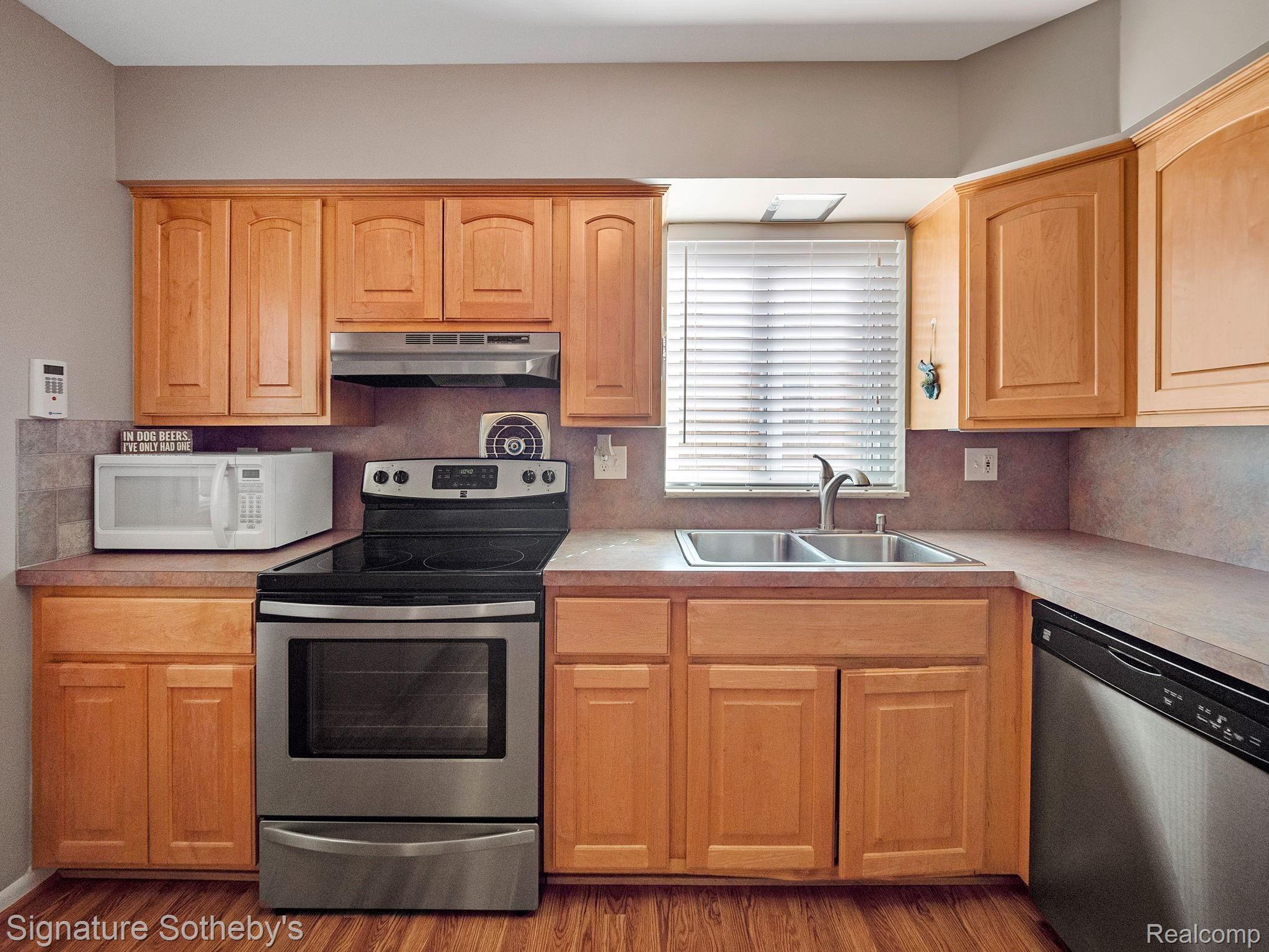 1930 Massoit Road Royal Oak, MI 48073 - Photo 8 of 37 23-web-or-mls-P4133452.jpg