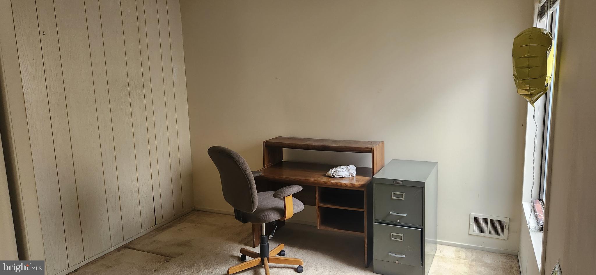 19113 Rhodes Way Montgomery Village, MD 20886 - Photo 14 of 18 Office/Den/3rd Bedroom NEEDS REHAB