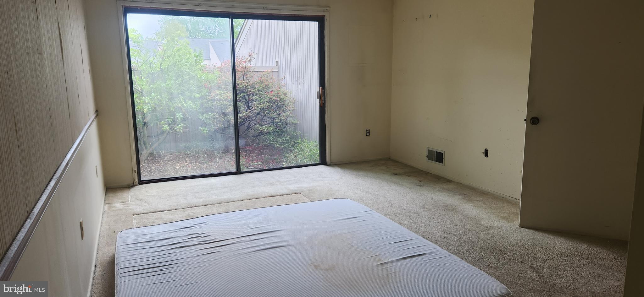 19113 Rhodes Way Montgomery Village, MD 20886 - Photo 10 of 18 Primary Bedroom NEEDS REHAB