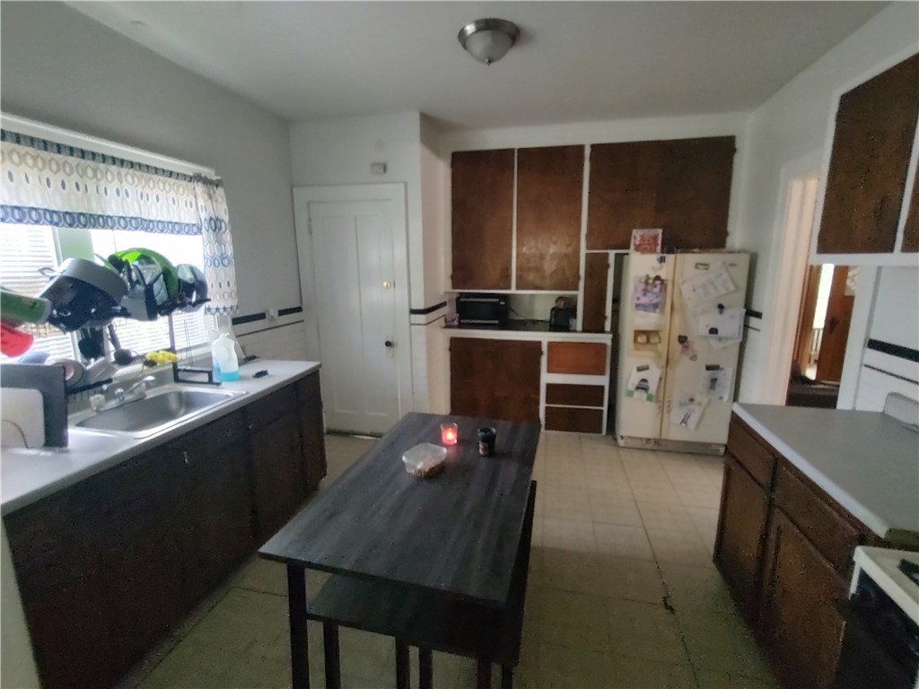 29 Hillcrest Street Rochester, NY 14609 - Photo 9 of 24 kitchen