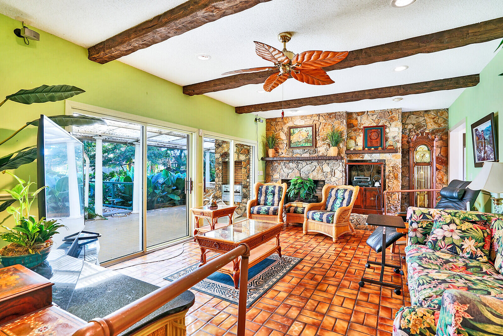 1101 Tabit Road Belle Glade, FL 33430 - Photo 7 of 43 family room