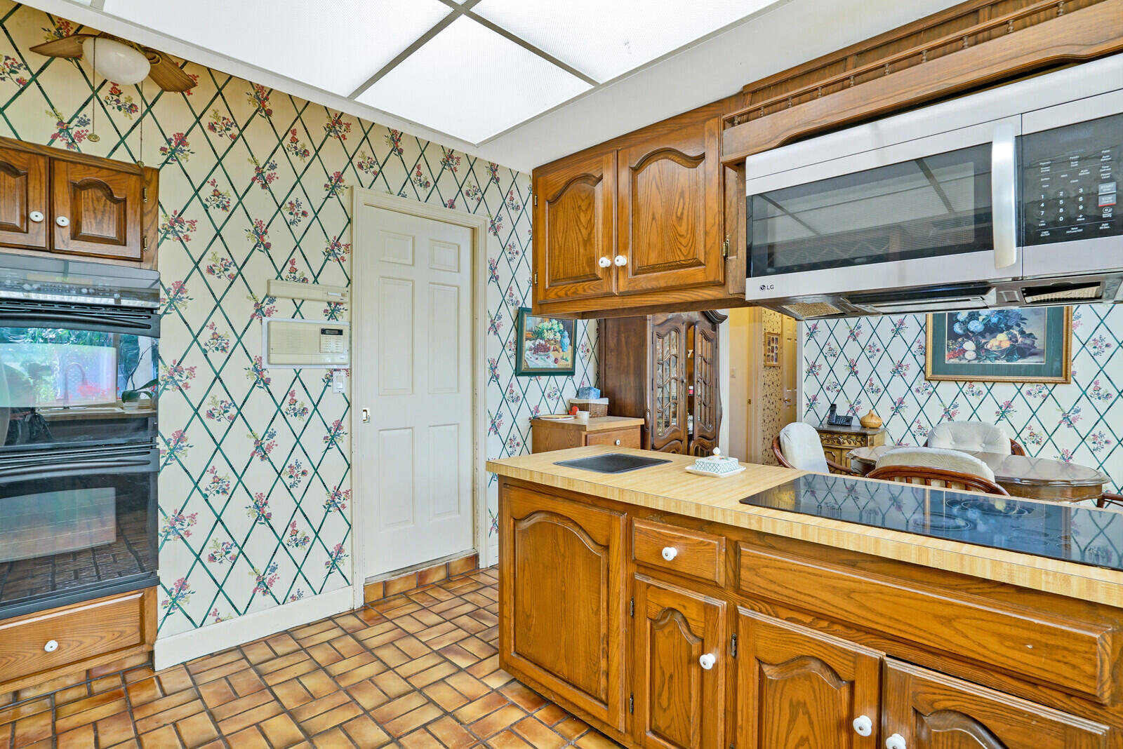 1101 Tabit Road Belle Glade, FL 33430 - Photo 10 of 43 kitchen