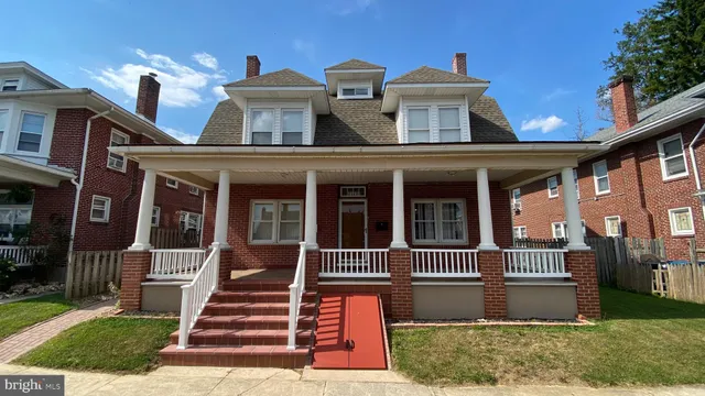 $2,000 | 2223 Noble Street, West Lawn, PA 19609