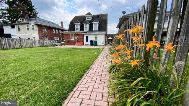 $2,000 | 2223 Noble Street, West Lawn, PA 19609