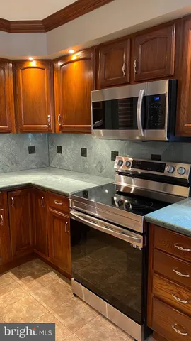 $2,000 | 2223 Noble Street, West Lawn, PA 19609