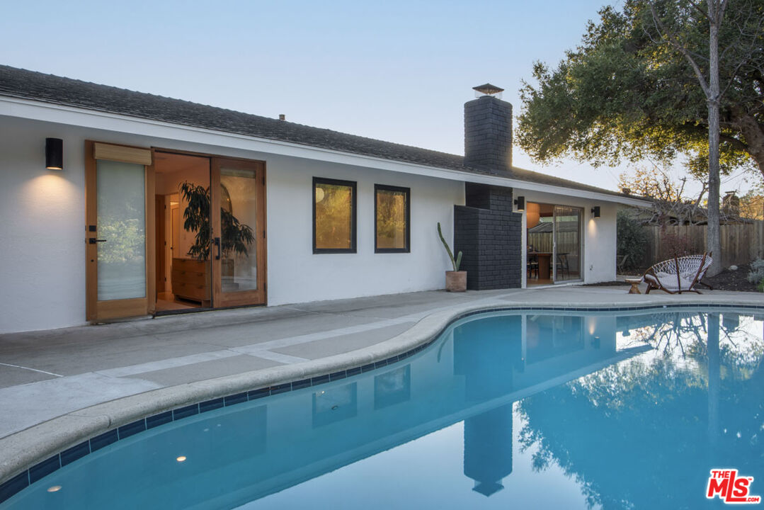 530 Pleasant Avenue Ojai, CA 93023 - Photo 23 of 29 a view of a swimming pool with a porch