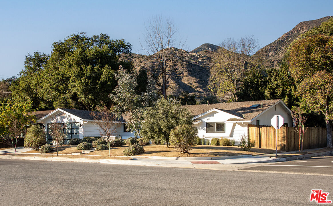 530 Pleasant Avenue Ojai, CA 93023 - Photo 29 of 29 a view of a city street and trees