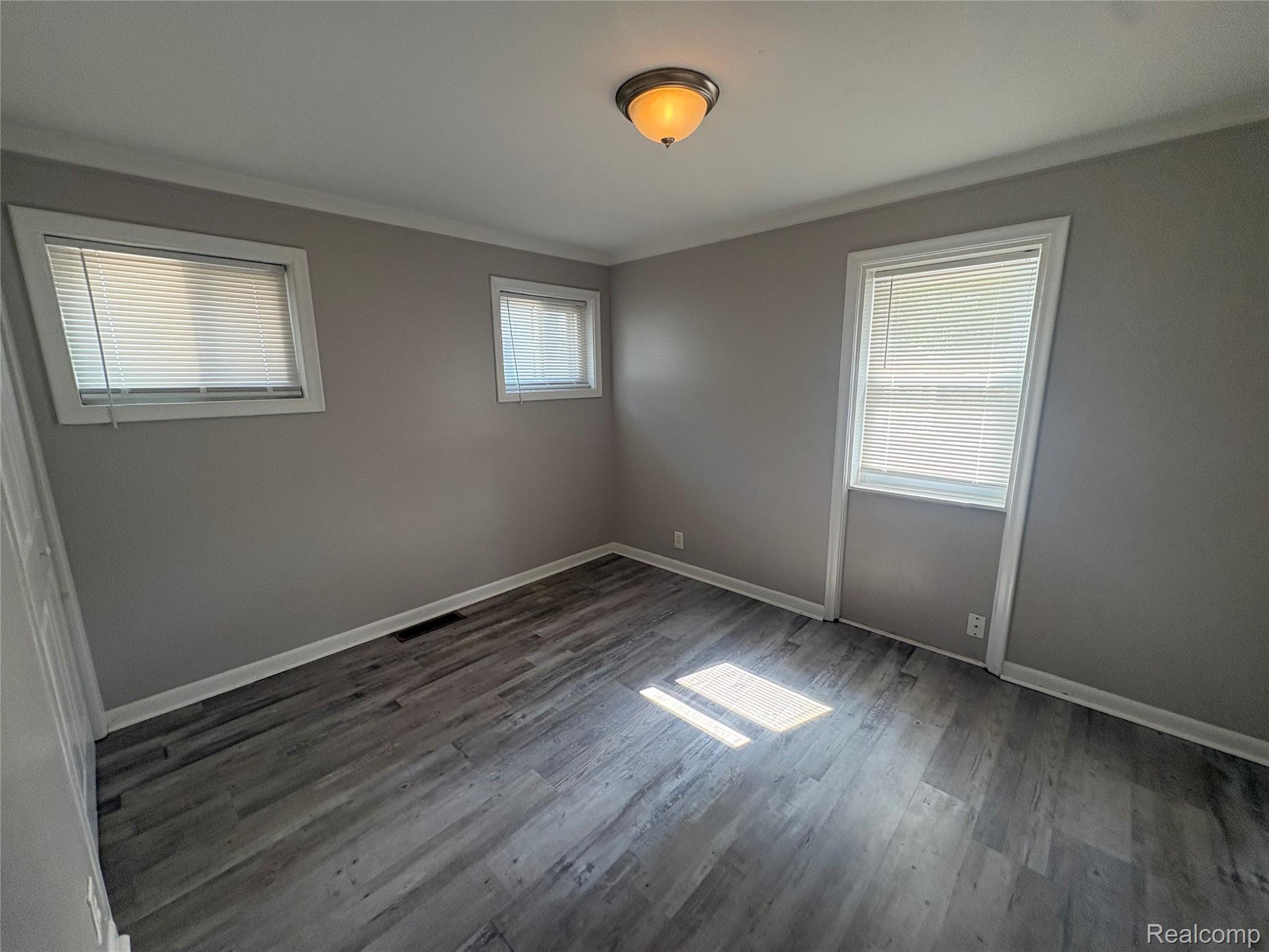 21410 Doepfer Road Warren, MI 48091 - Photo 10 of 16 Bedroom 3 angle 1