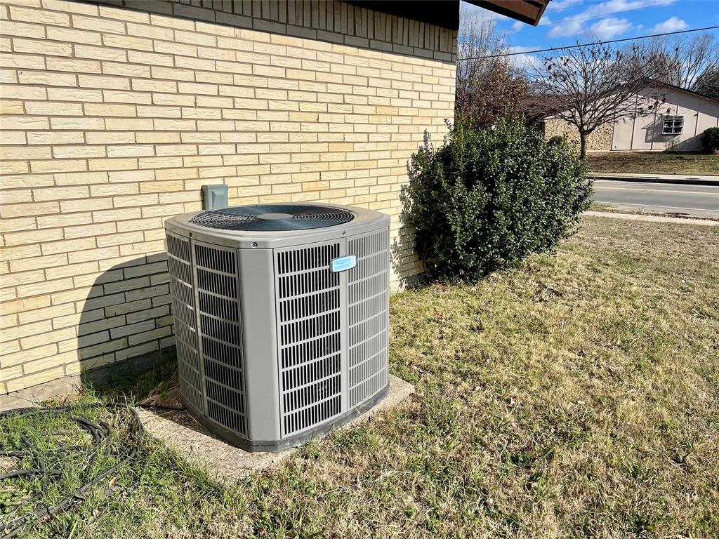 2805 Scott Mill Road Carrollton, TX 75007 - Photo 18 of 19 a view of a door
