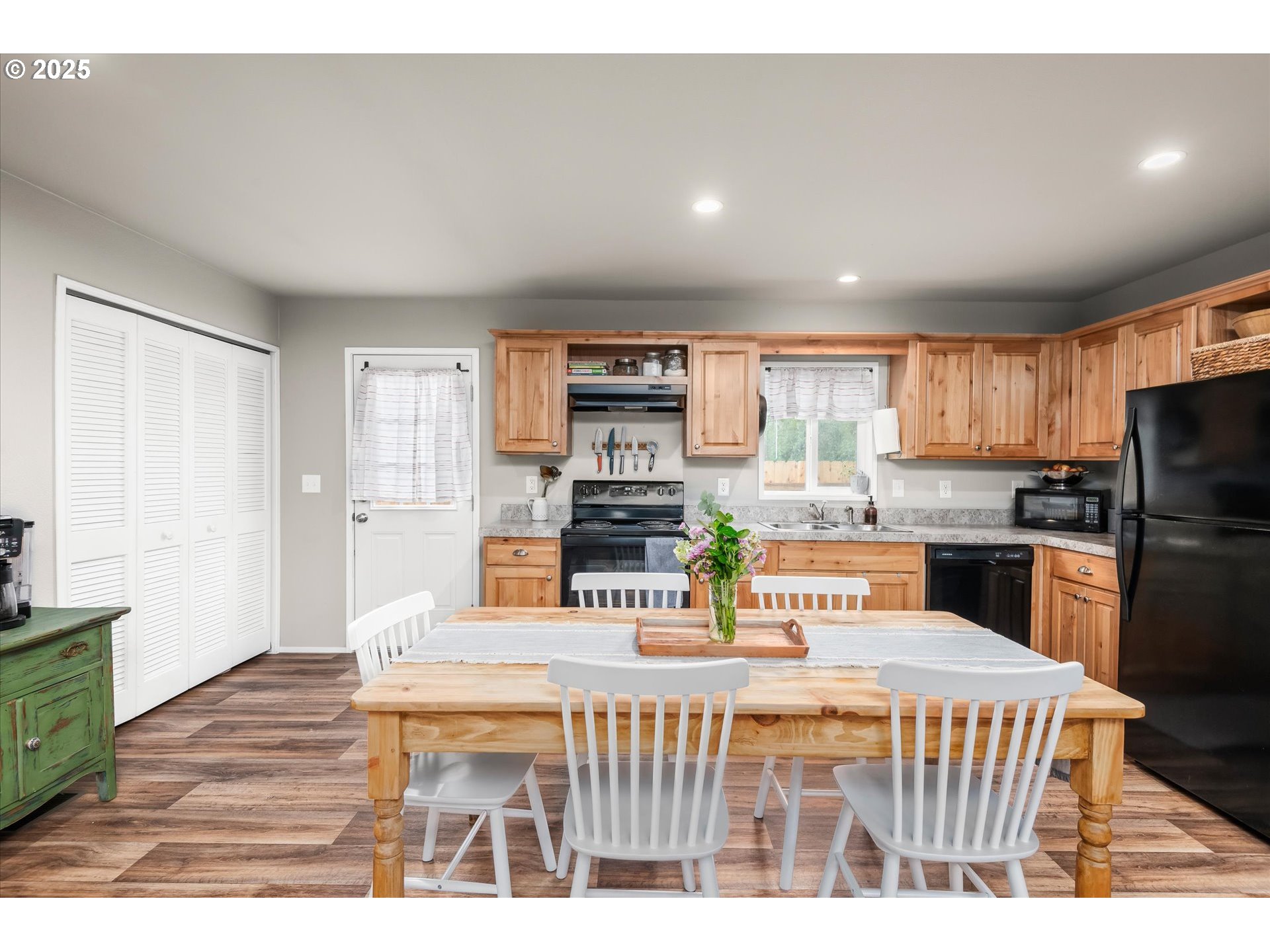 738 Centennial Boulevard Springfield, OR 97477 - Photo 9 of 35 Gallery Image 9