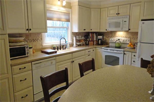 15 Newport Road Hull, MA 02045 - Photo 3 of 17