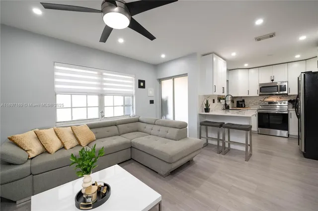 $549,000 | 15863 Southwest 71st Street, Miami, FL 33193