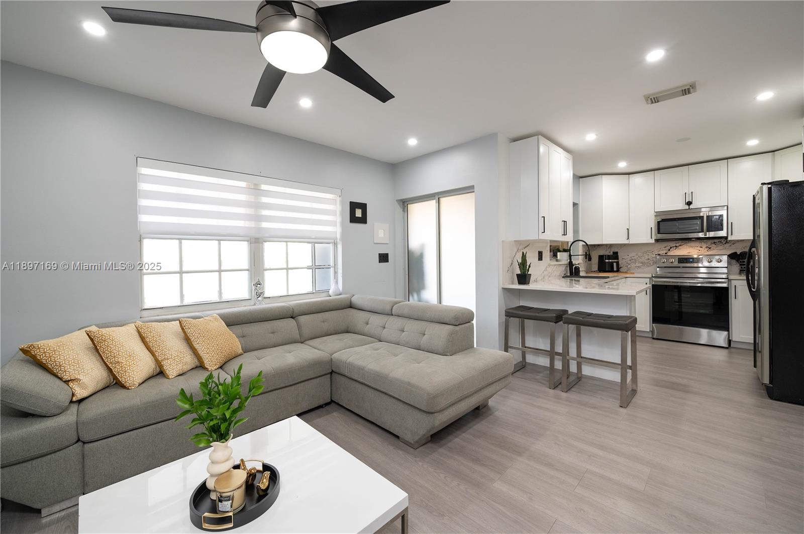 15863 Southwest 71st Street Miami, FL 33193 - Photo 18 of 35