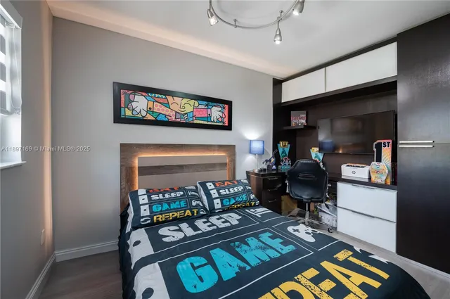 $549,000 | 15863 Southwest 71st Street, Miami, FL 33193