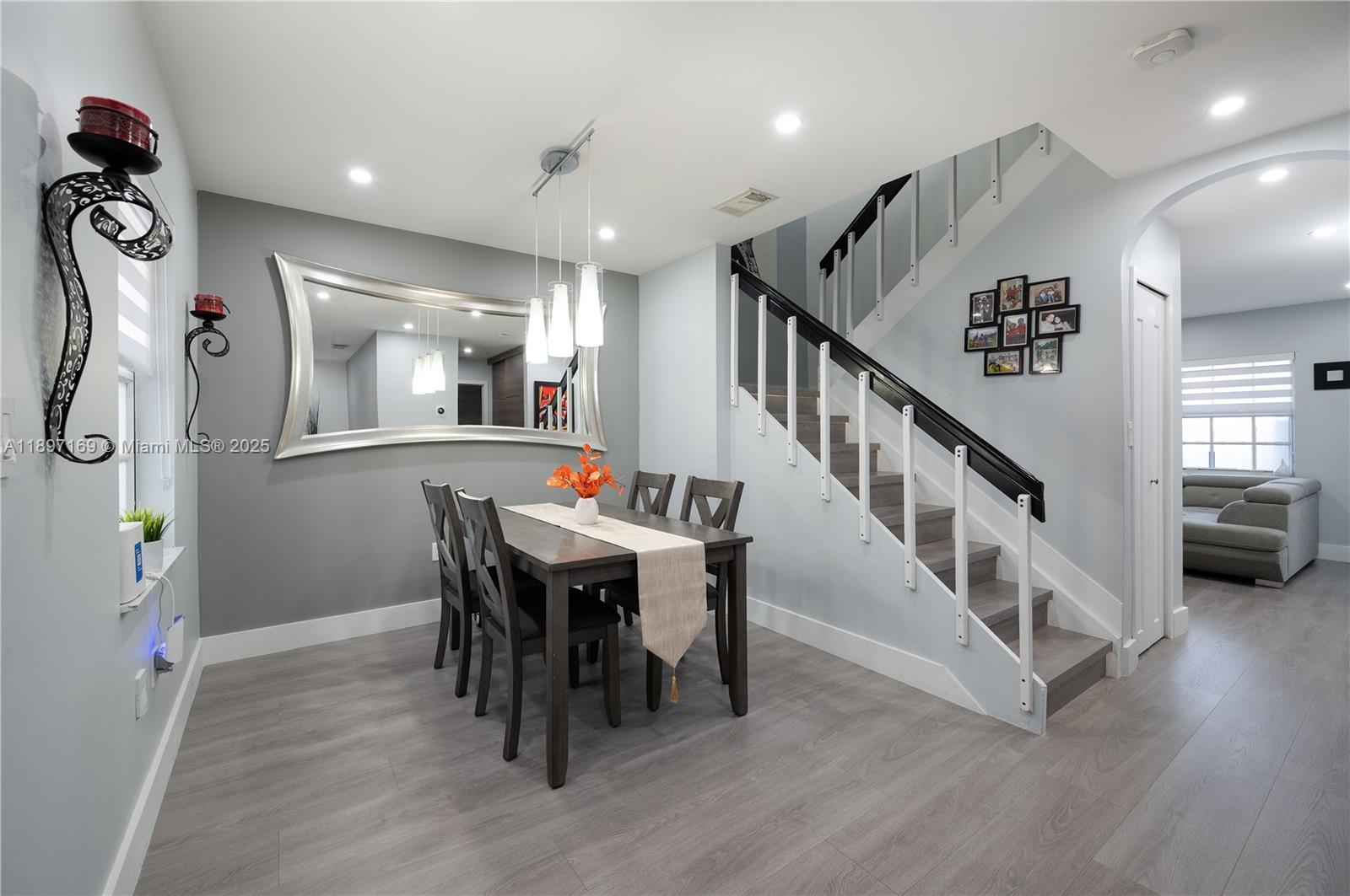 15863 Southwest 71st Street Miami, FL 33193 - Photo 7 of 35