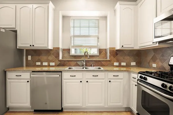 $3,150 | 6112 Parkset Drive, Lithia, FL 33547