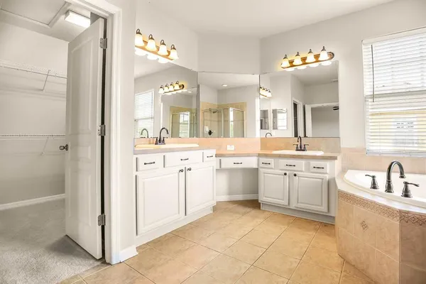 $3,150 | 6112 Parkset Drive, Lithia, FL 33547